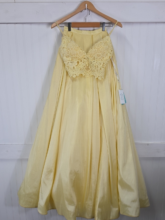 Sherri Hill Dresses & Skirts - Sherri Hill NWT Yellow Two Piece Lace Bodice A-Line Maxi Skirt Size 00 #52604
